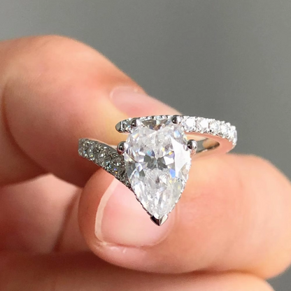 2.50 Carat Pear Cut Lab-Grown Diamond Vintage Engagement Ring | IGI Certified E-VS1 | 14K White Gold